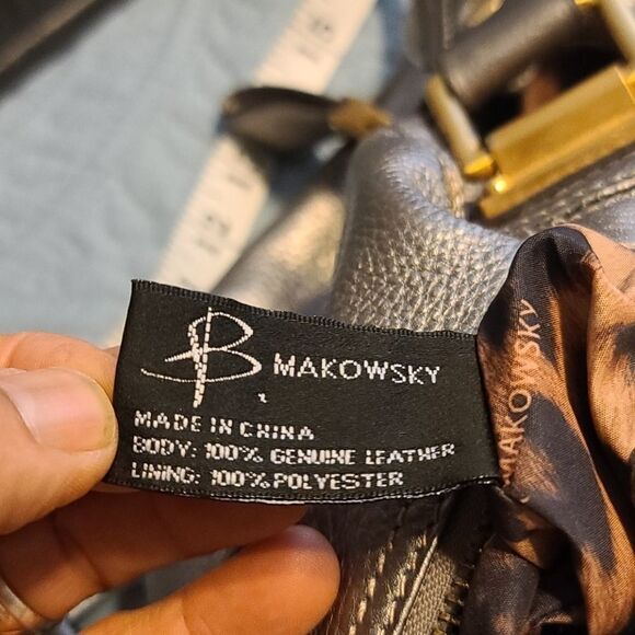 B mawkoski metallic  - Picture 8 of 11